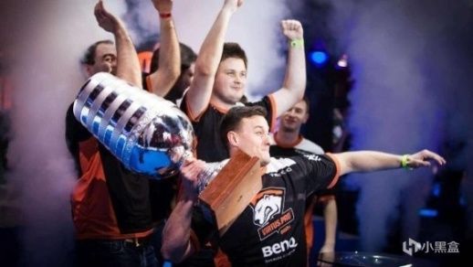 为何近期首发阵容稳定？瓜迪奥拉打趣：我不想再被媒体批评了