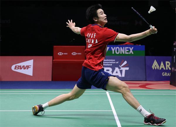 表现吸引了 表现吸引了